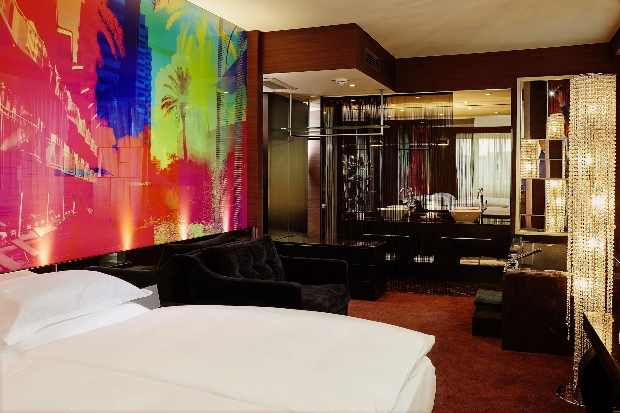 Savoy Hotel 1
