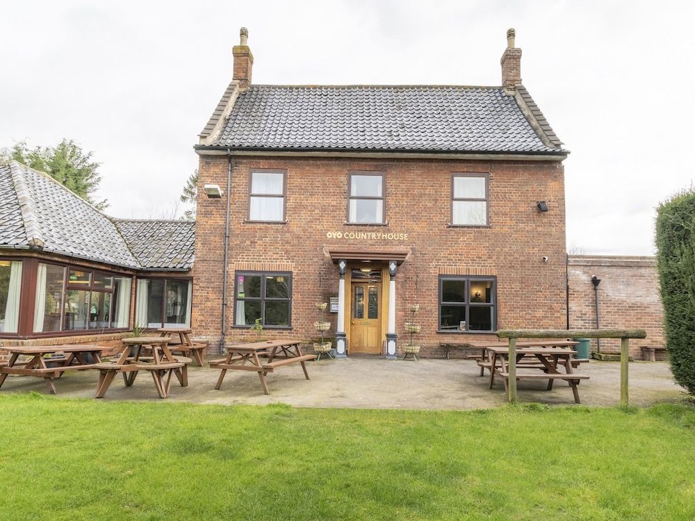 OYO Elm Farm Country House, Norwich Airport 1