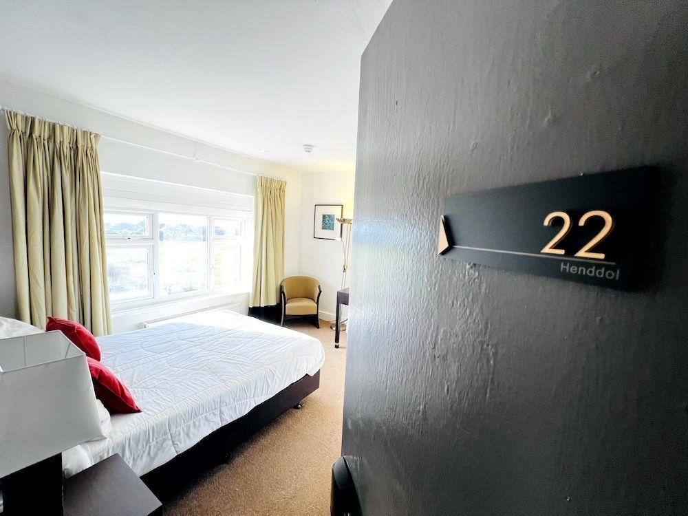 The Springfield Hotel 2