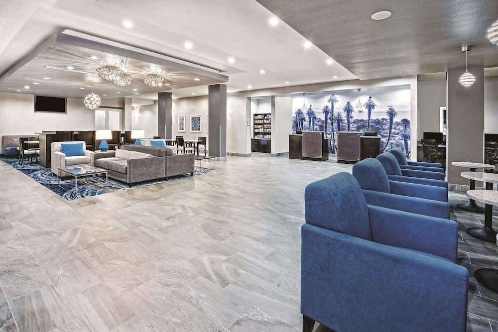 La Quinta by Wyndham Victoria - South 2