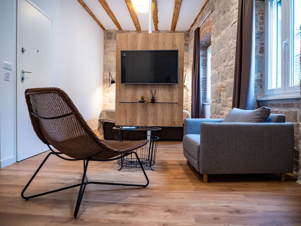 Emarconi history&luxury in Split center 2