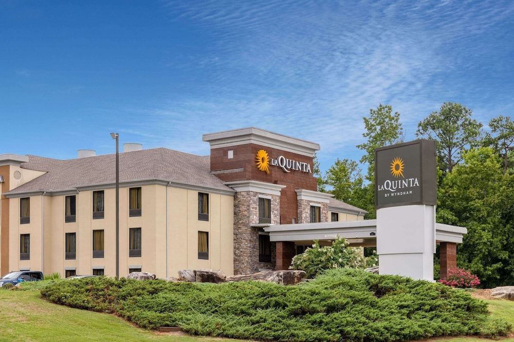 La Quinta by Wyndham Covington 1