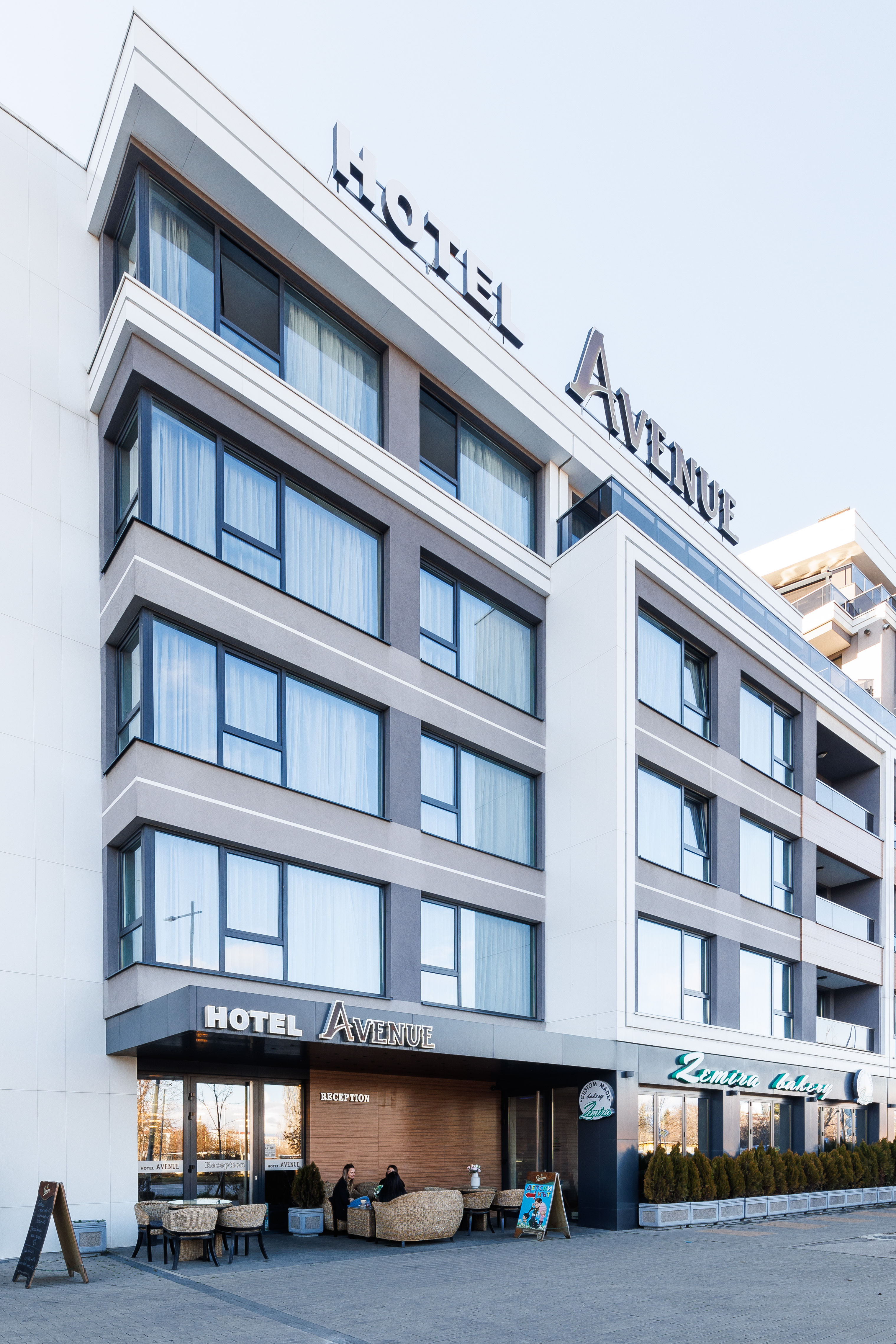 Avenue Aparthotel 1
