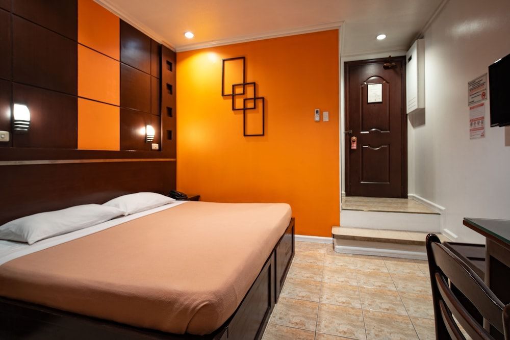 Paladin Hotel 1