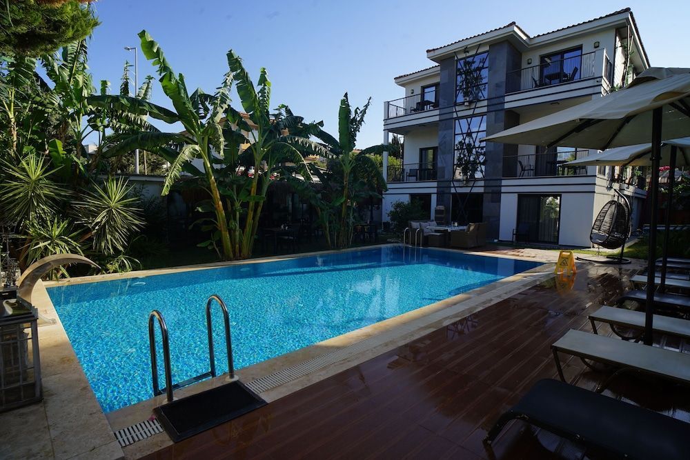 Ruwais Hotel 1