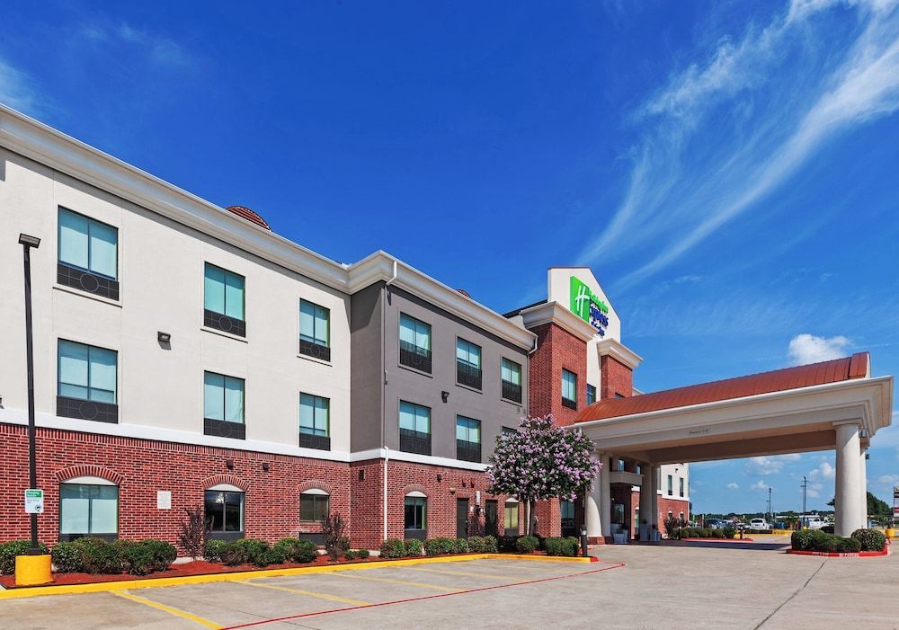 Holiday Inn Express & Suites SEALY by IHG 1