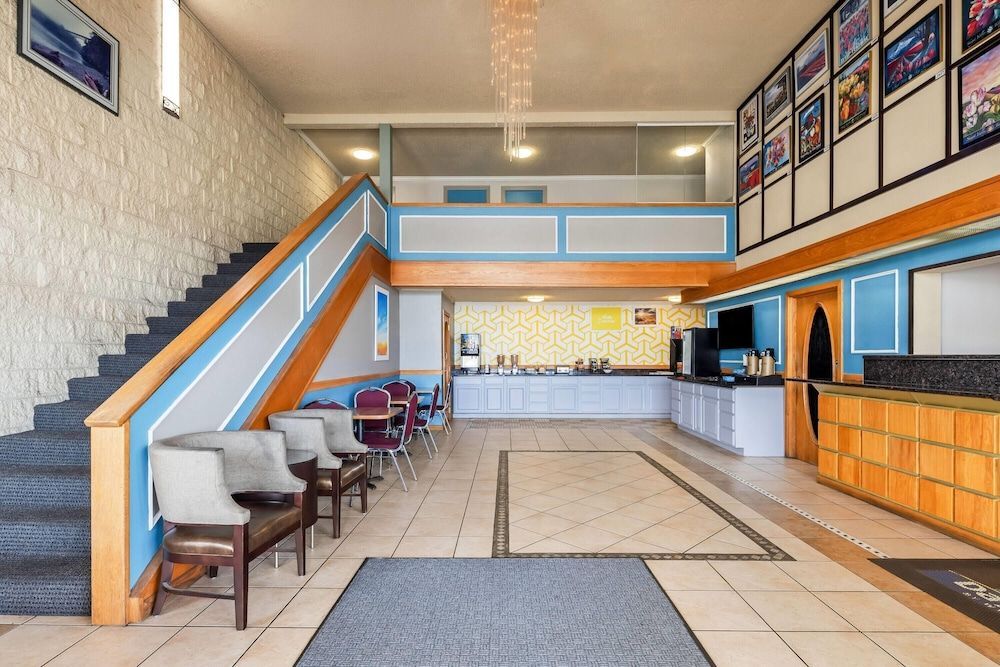 Days Inn by Wyndham Mt. Vernon 2