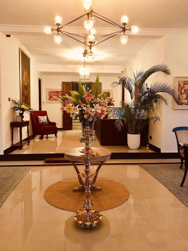 Fox Kandy by Fox Resorts - Luxury in the Mist 2