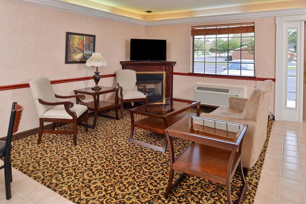 Country Hearth Inn-Toccoa 2