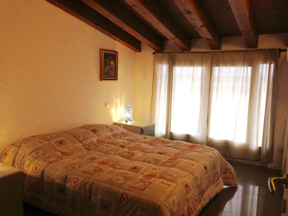 Milano Canal Apartments 1