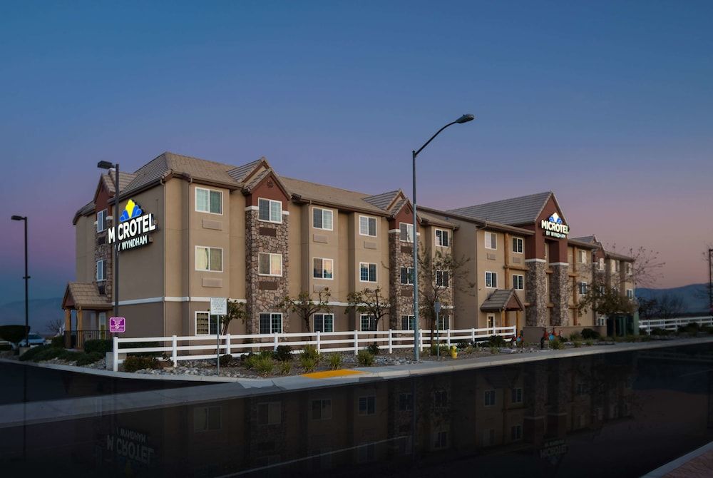 Microtel Inn & Suites by Wyndham Wheeler Ridge 1
