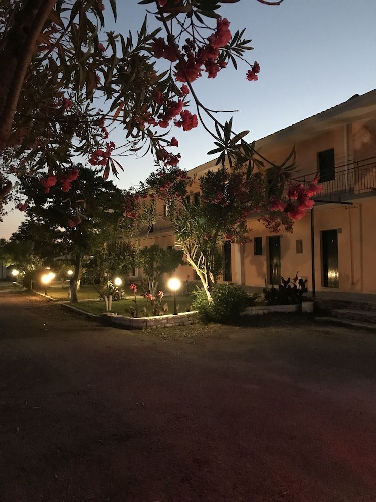 Banos Apartments and swimming pool 1