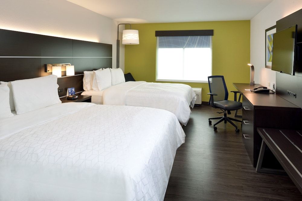 Holiday Inn Express & Suites PUEBLO NORTH by IHG 2
