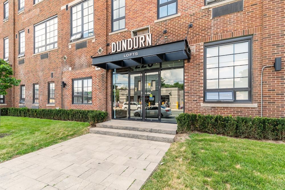 GLOBALSTAY. Dundurn LOFTS. Free parking 2