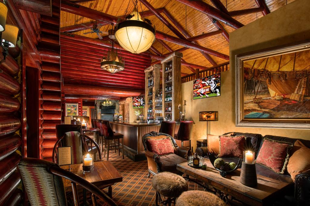 Rustic Inn Creekside 2