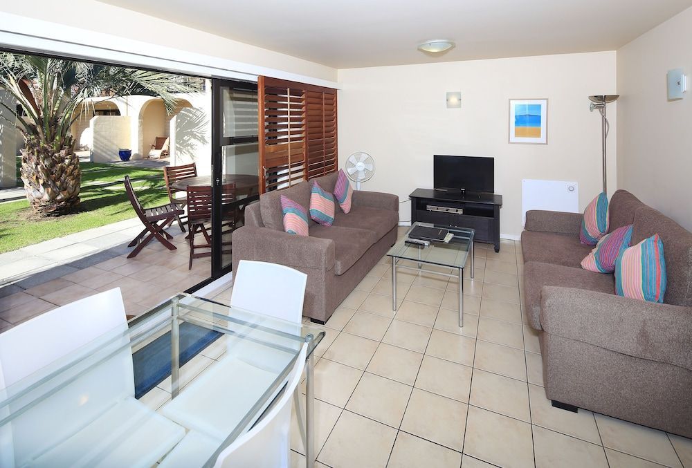 Onetangi Beach Apartments 2
