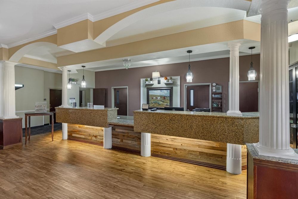Best Western Plus Shamrock Inn & Suites 2