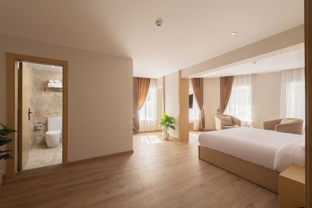 Elegance Grand City Hotel 1