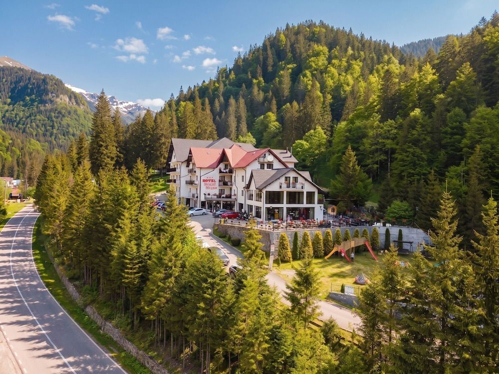 Piscul Negru Hotel - Transfagarasan 1
