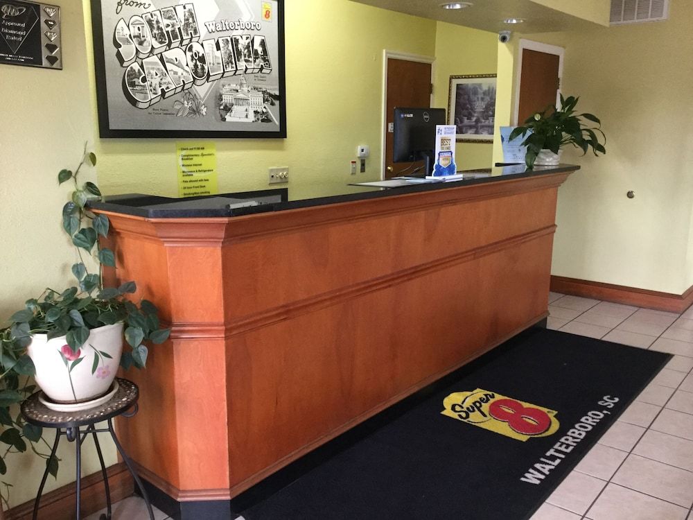 Super 8 by Wyndham Walterboro 2