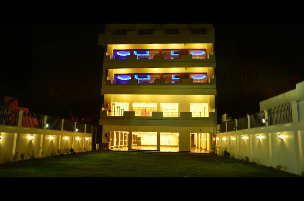 Royal Windsor Hotel 1
