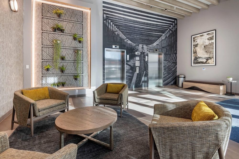 Cambria Hotel Portland Downtown Old Port 2