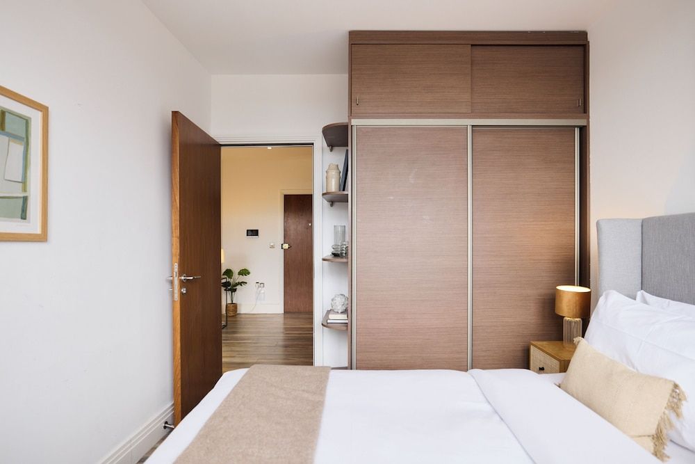Manor Park One-Bed Escape 2