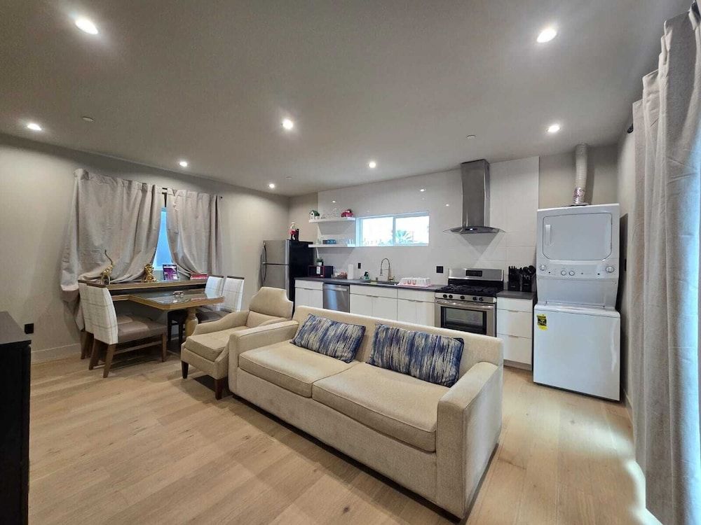 Modern Townhomes Minutes from Downtown LA 1
