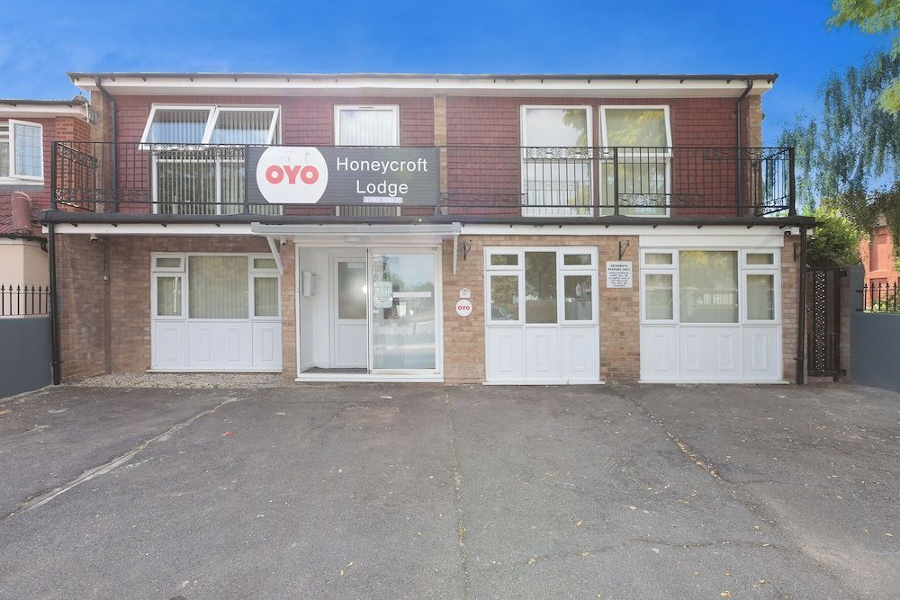 OYO Honeycroft Lodge, Uxbridge 1