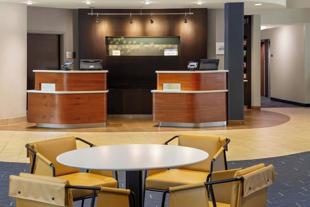 Courtyard by Marriott Madison West / Middleton 2