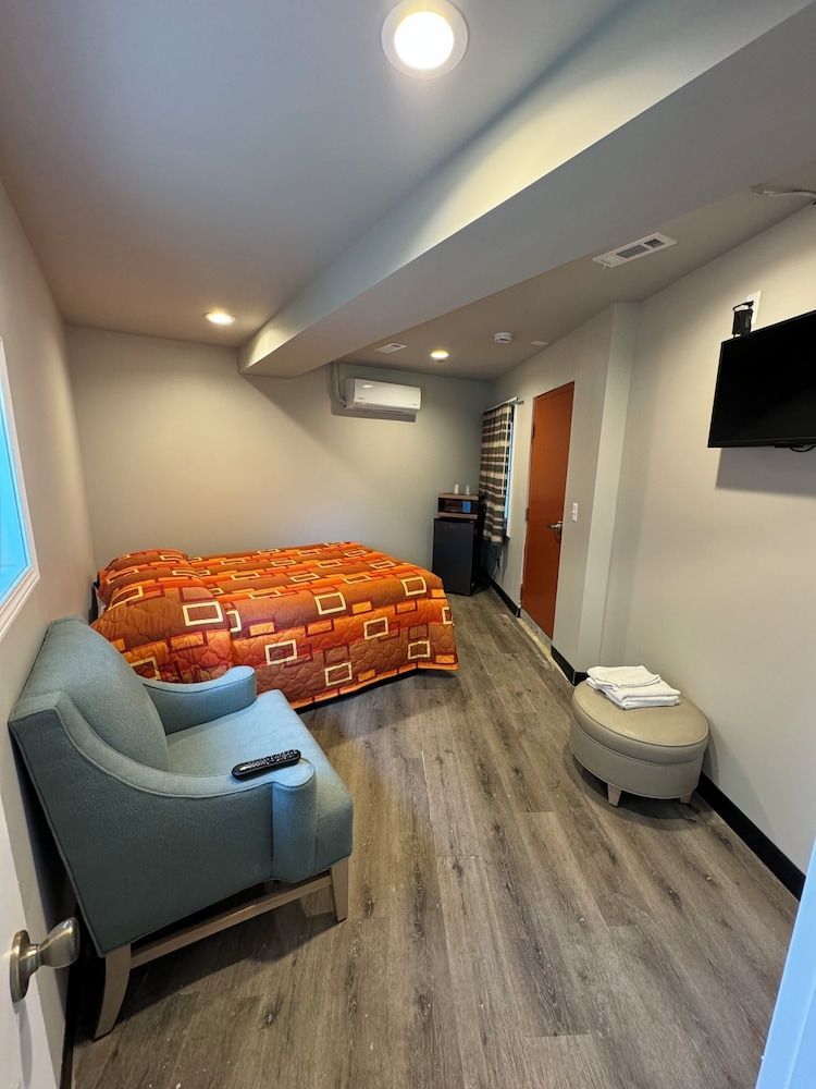Fraser Motel 2