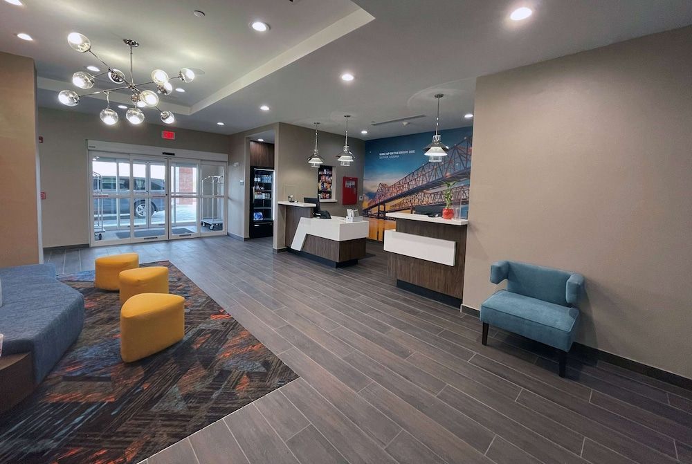 La Quinta Inn & Suites by Wyndham Sulphur Lake Charles 2