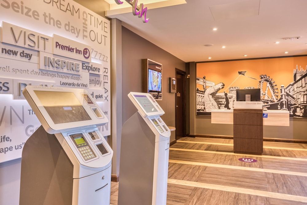 Premier Inn Oxford Botley 2