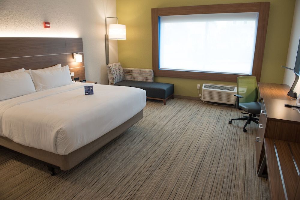 Holiday Inn Express & Suites ORLAND PARK - MOKENA by IHG 2