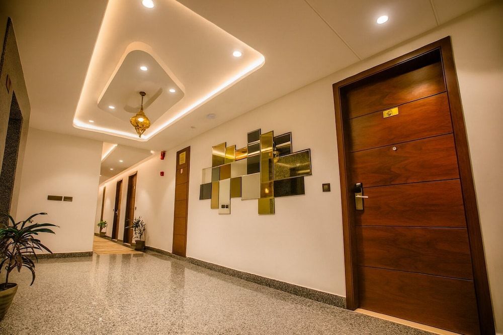 HOTEL TEN SQUARE - 5 Minutes from The Taj Mahal 2