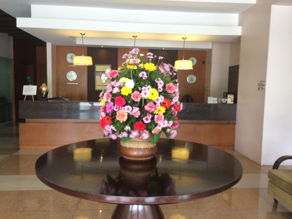 Baguio Burnham Suites Hotel 2