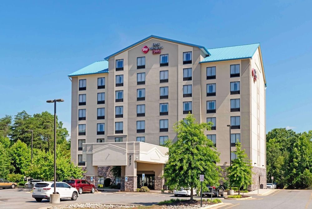 Best Western Plus Thornburg Inn & Suites 1
