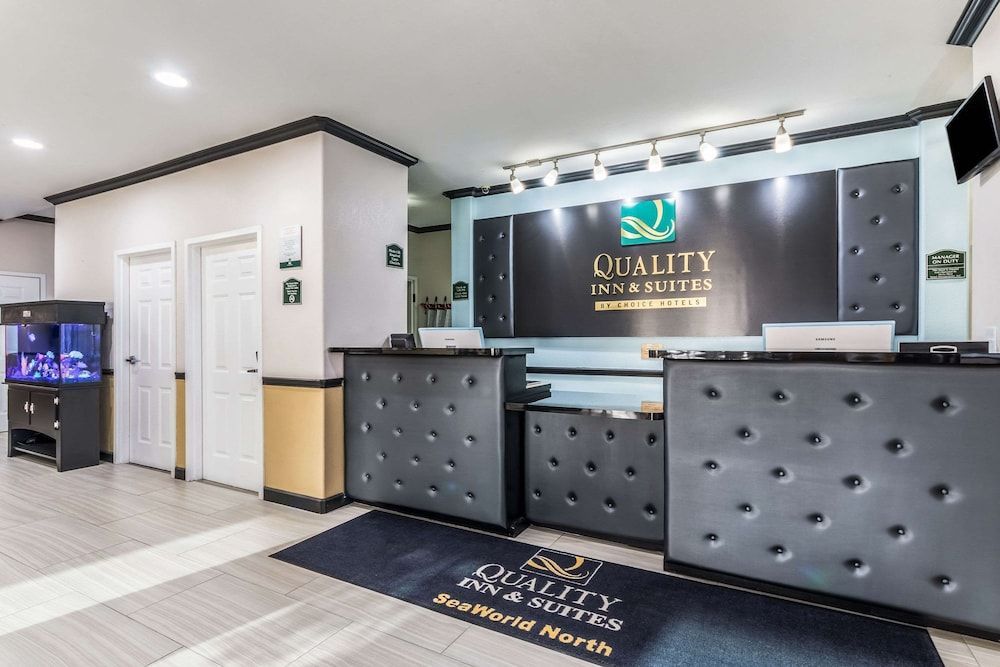 Quality Inn & Suites SeaWorld North 2