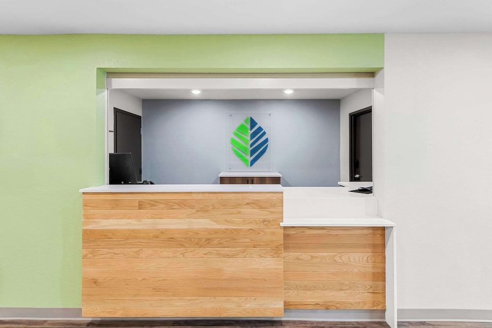 WoodSpring Suites Kansas City Airport 2