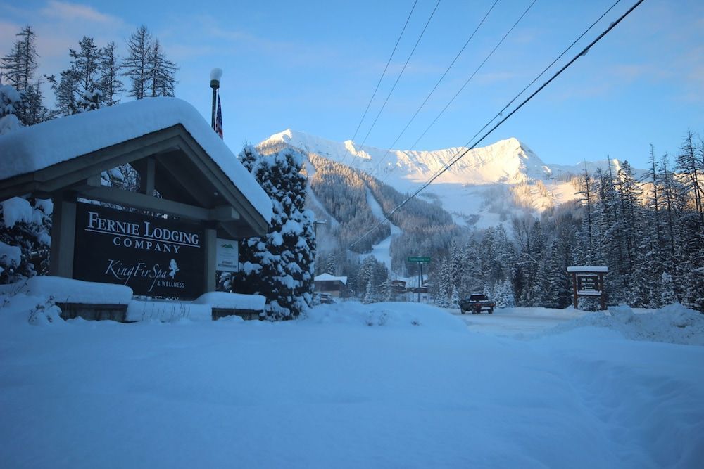 Timberline Lodges by Fernie Lodging Co 1