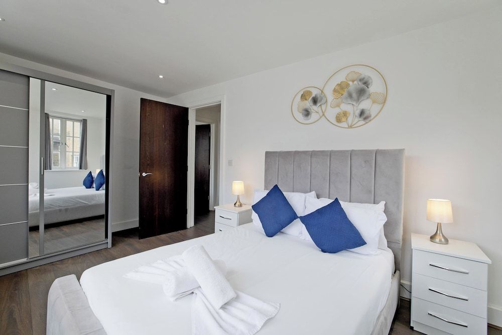 Imperial City of London Apartments 1