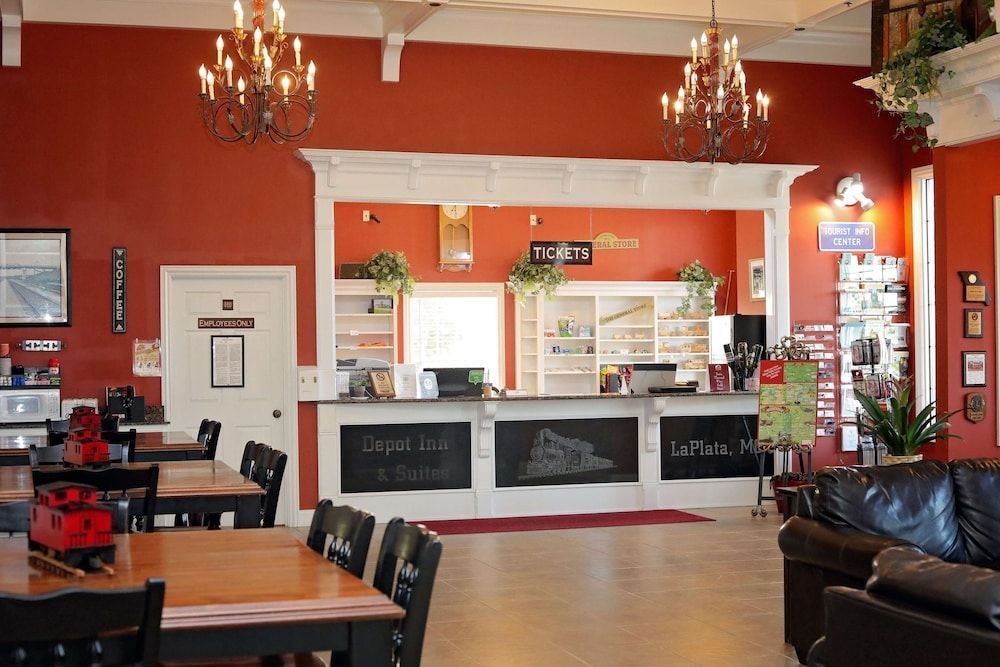 Depot Inn & Suites 2
