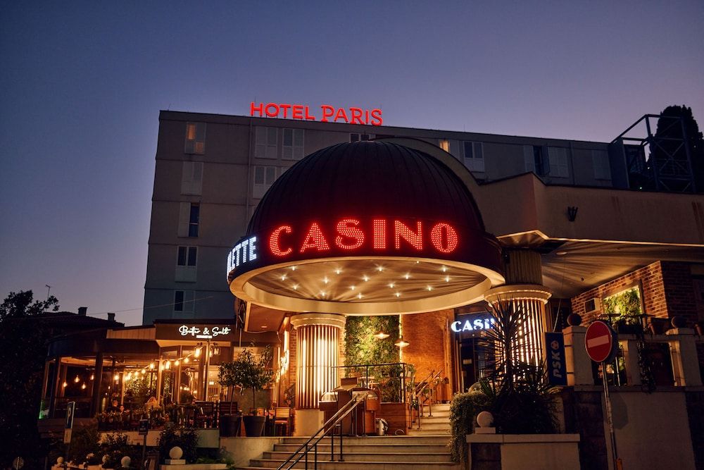 Hotel Paris 1