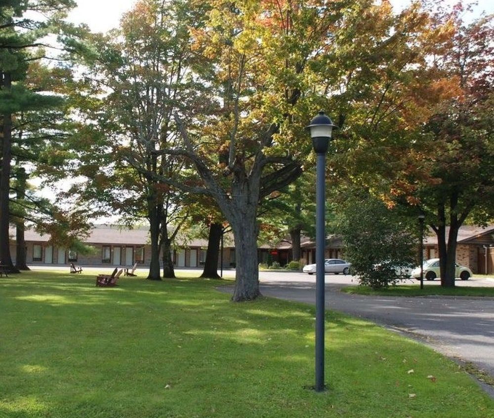 Rideau Heights Inn 1