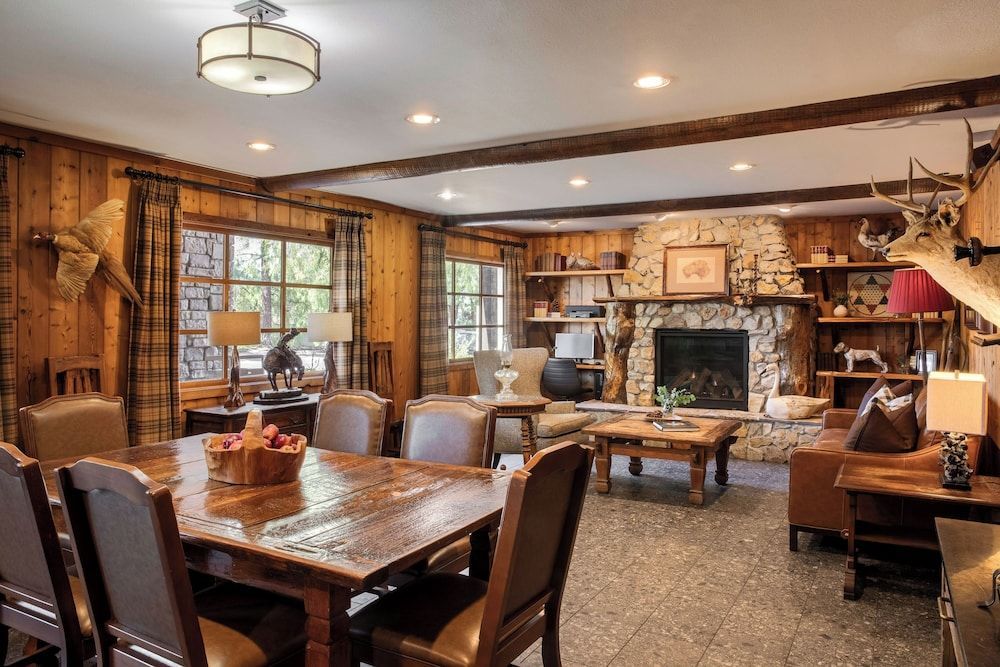Ayres Lodge Alpine 2
