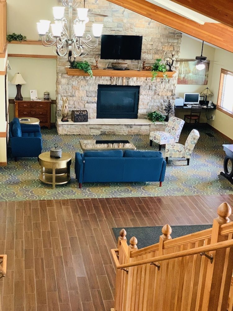 AmericInn by Wyndham Kewanee 2