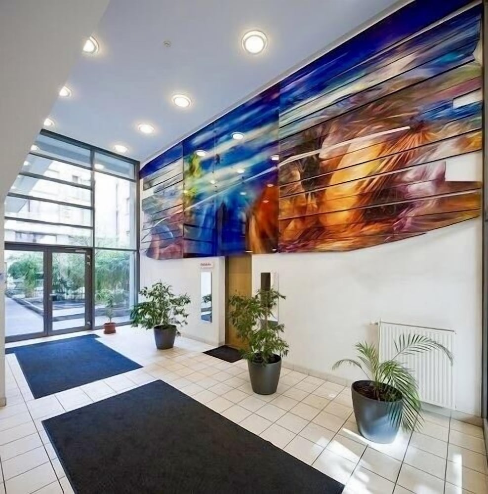 Quality Point Apartments 0-24 reception 2