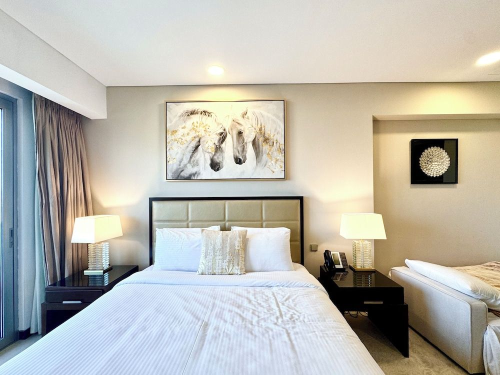 JW Marriott Full Marina View Direct Access to Marina Mall by Cosmos Living 1