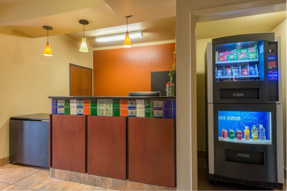 La Hacienda near Alamodome & Riverwalk 2