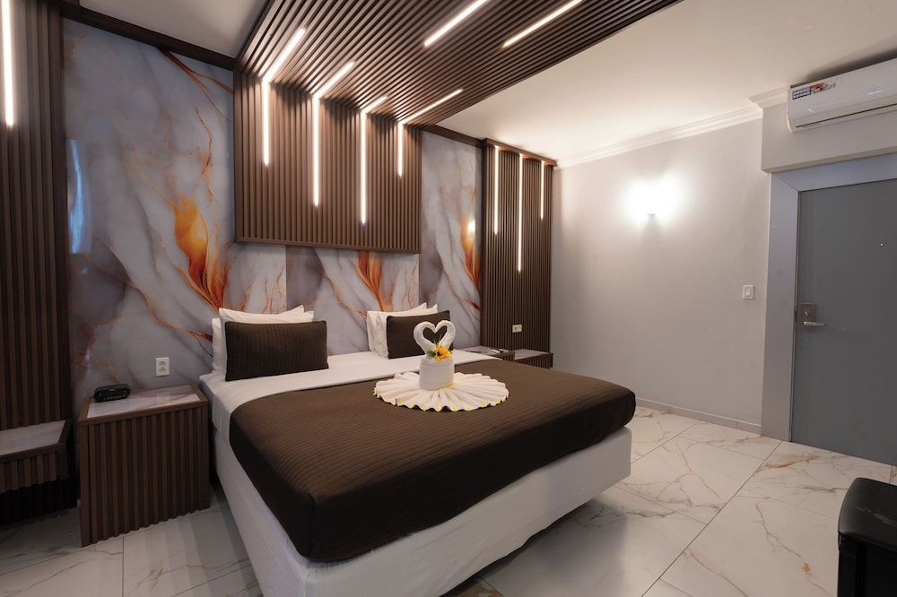 Elegance hotel & Casino 2